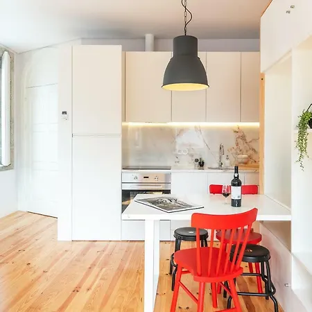 Indulge Flats * פורטו